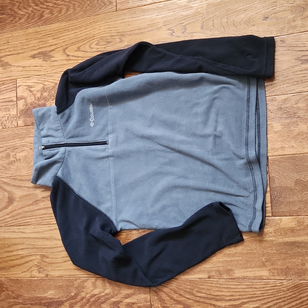 Boys Columbia Fleece Top - Size M